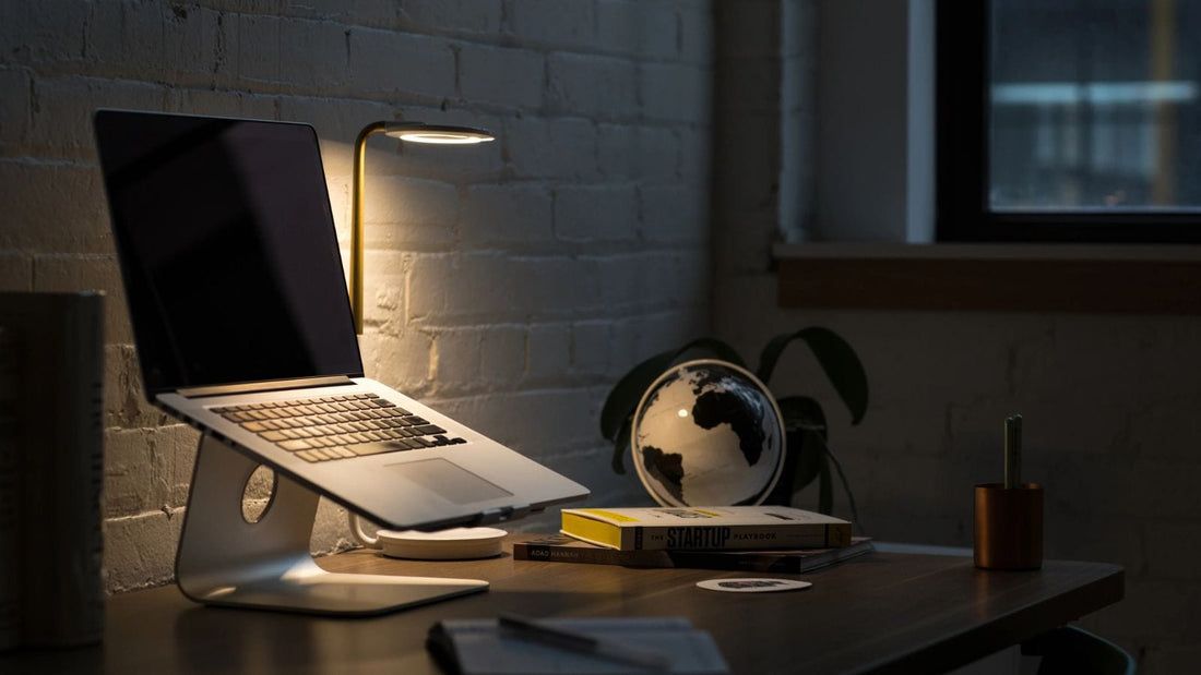 Organized clean work desk promoting a productive environment.